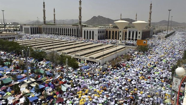 Debandada durante a peregrinação anual a Meca deixou mais de 450 mortos (Foto: EFE)