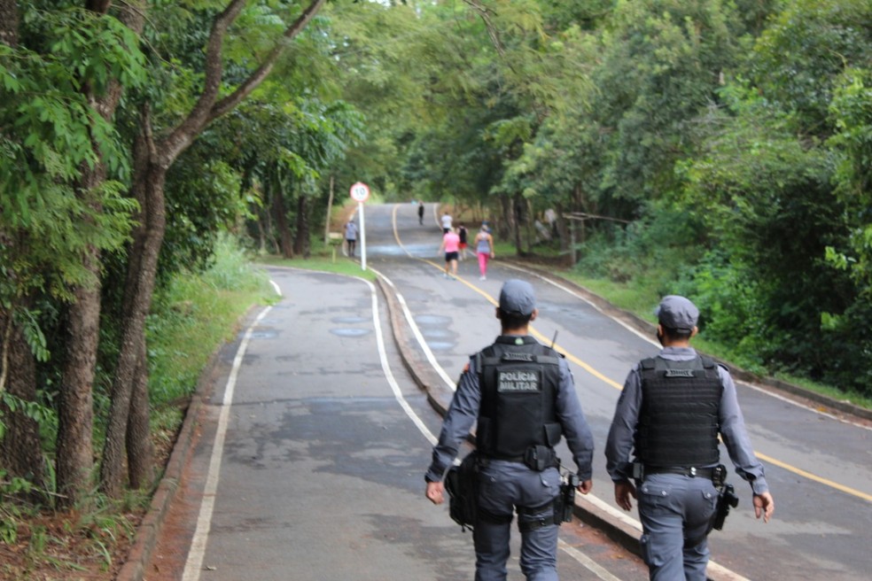 PM fiscaliza uso de máscaras em parques de Cuiabá e Mato Grosso — Foto: Polícia Militar de Mato Grosso/Assessoria