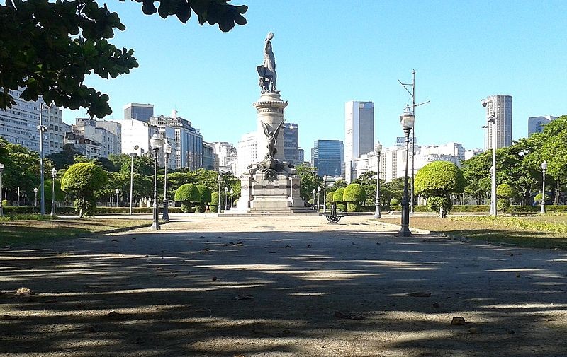 Praça Paris no Bairro da Glória no Rio de Janeiro (Foto: Dornicke / WikimediaCommons / CreativeCommons)