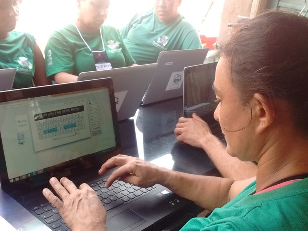 Cooperados participaram de curso de inclusão digital oferecido pela UFG em Goiânia Goiás (Foto: Divulgação/UFG)