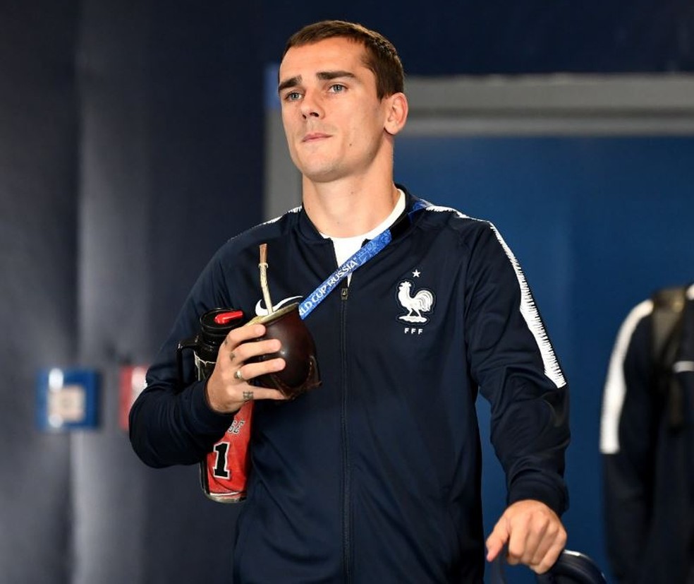 Jogadores de futebol como Griezmann, da França, consomem a bebida — Foto: Divulgação/França