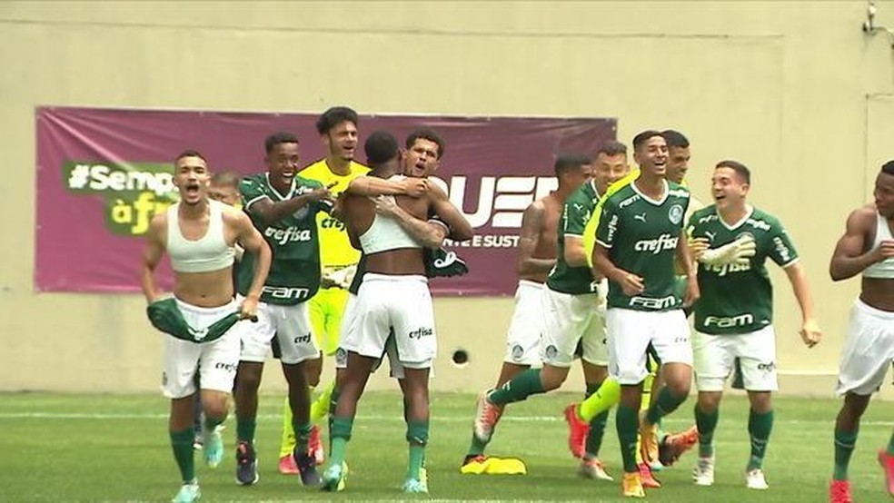Dudu vibra com título do Palmeiras no sub-20: 