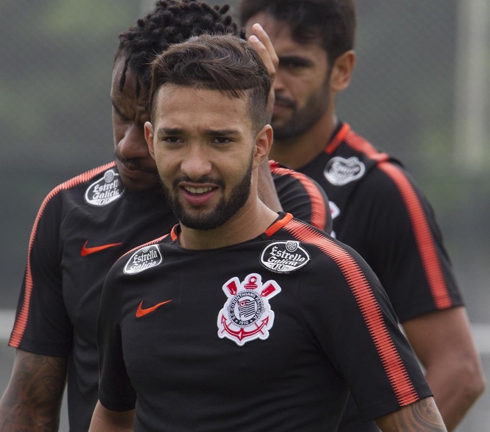 Clayson deixa dores para trás e mostra confiança no Corinthians para a semifinal