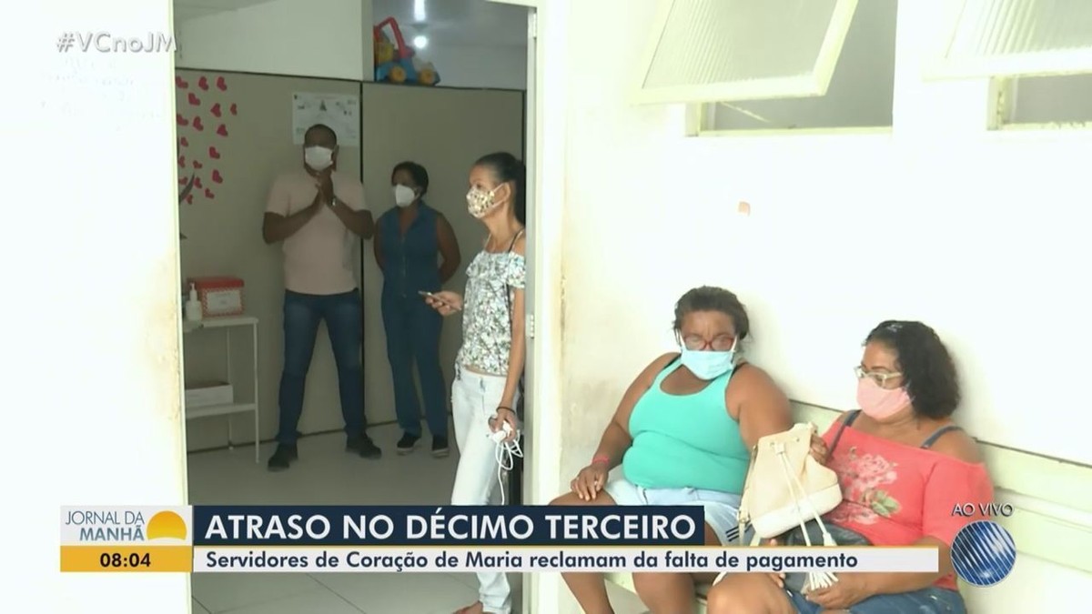 Profissionais de saúde e professores de Coração de Maria dizem que estão sem receber o 13º salário