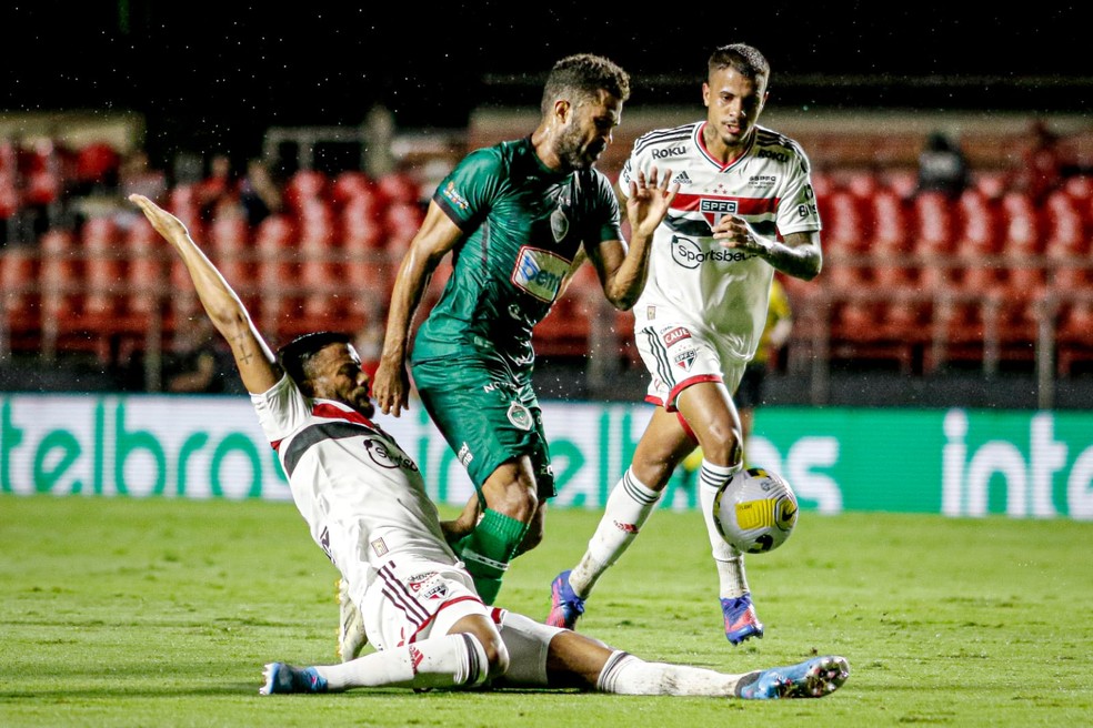 Alvinho havia ficado dois meses sem jogar — Foto: João Normando