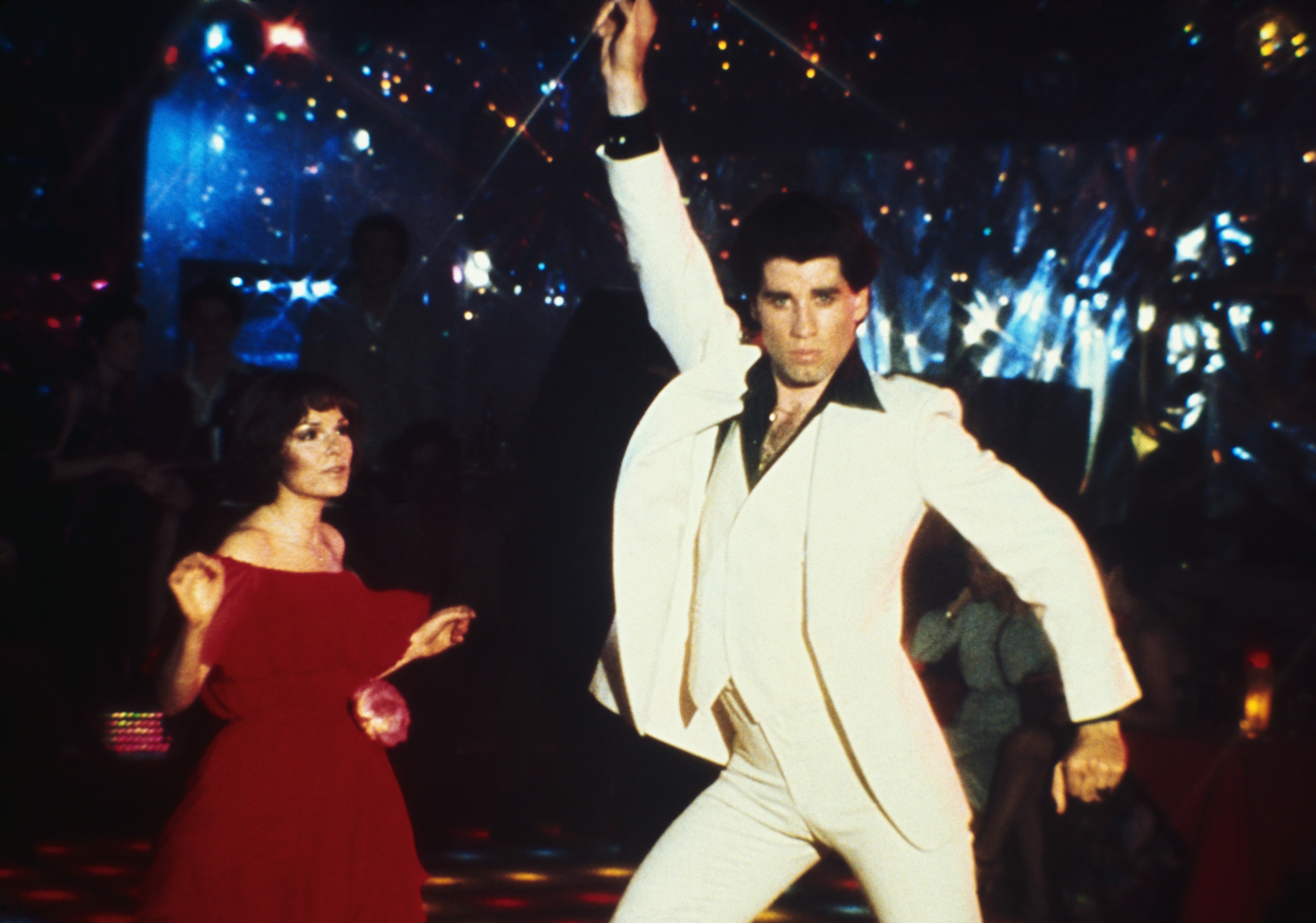 Stephanie (a atriz Karen Lynn Gorney) e Tony Manero (John Travolta) em cena clássica de 