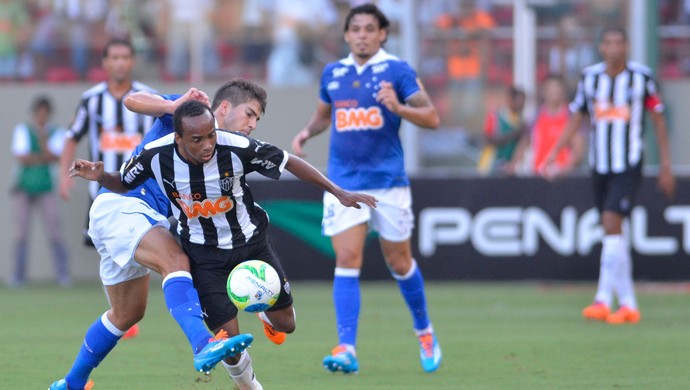 Com pouca experiência em clássico, Lucas Silva garante estar mais maduro