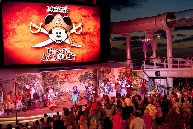 A noite dos piratas é uma das mais animadas do cruzeiro (Foto: Divulgação)