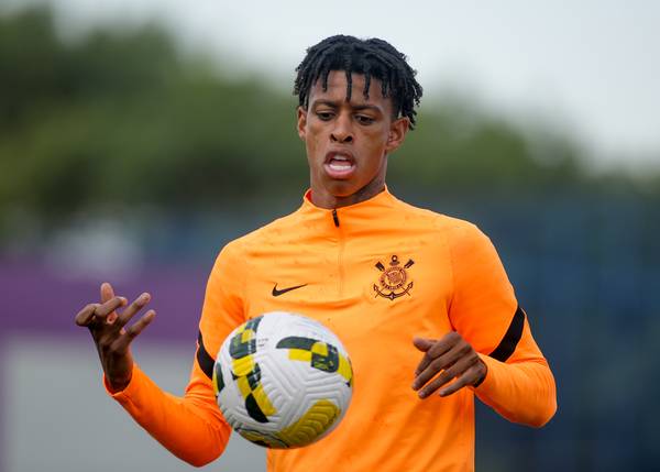 Corinthians faz acordo com Robson Bambu e vai pagar quase R$ 2 milhões em 16 parcelas