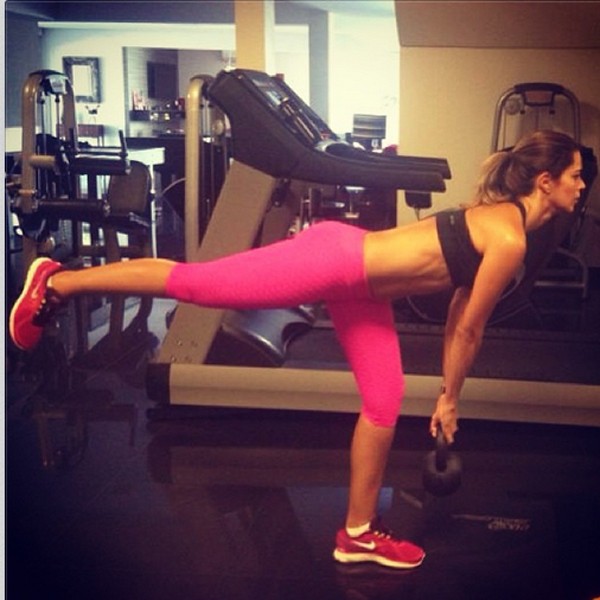 Vera Viel se exercita (Foto: Reprodução/Instagram)