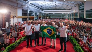 Renan Calheiros (MDB-AL). Registro de junho mostra Renan Calheiros e filho já em ato com Lula e Alckmin em Alagoas — Foto: Reprodução