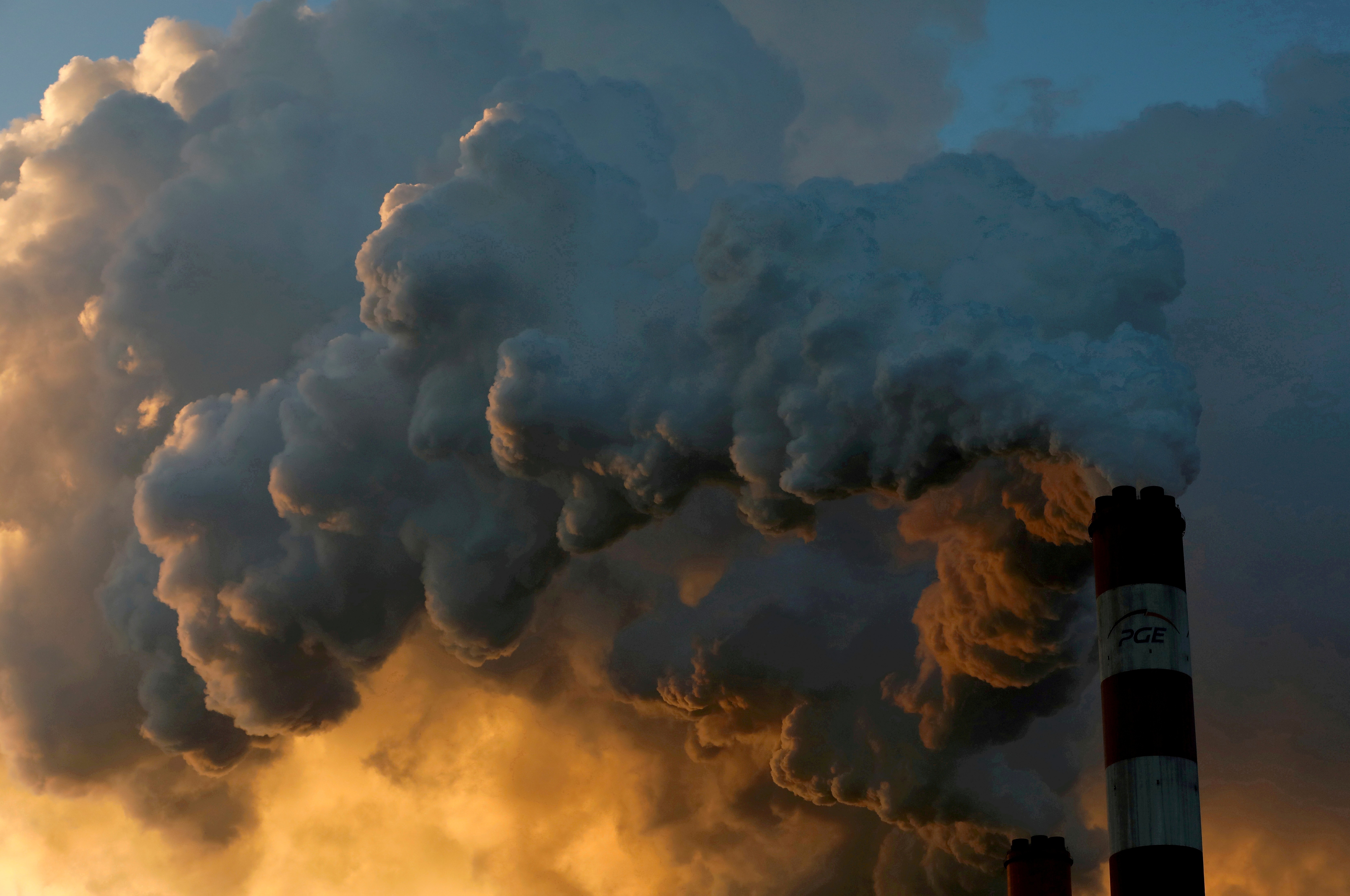 Emissões globais de CO2 terão segundo maior aumento da história em 2021, diz Agência Internacional de Energia thumbnail