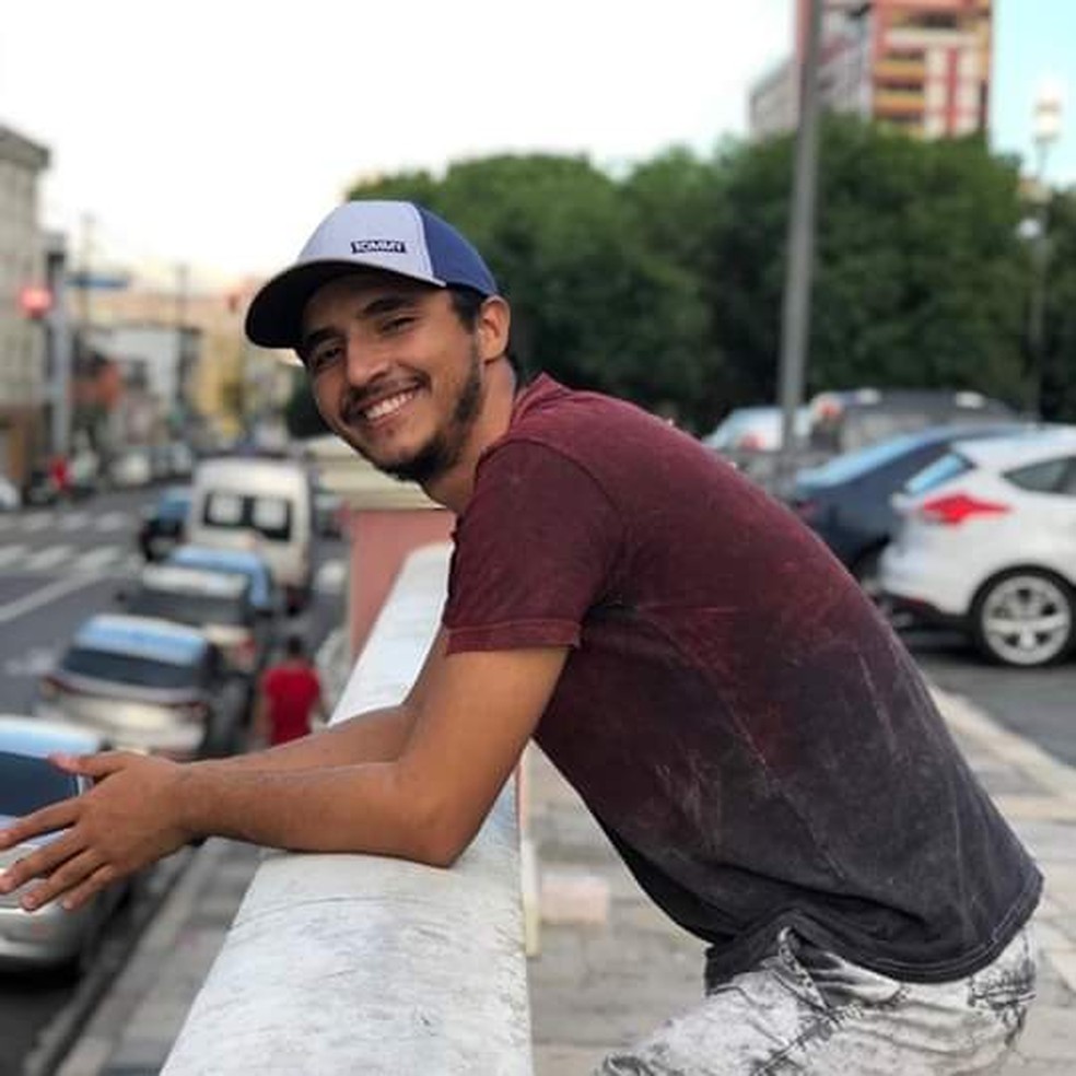 O estudante pretende arrecadar R$ 2.300 para viajar para São Paulo. — Foto: Arquivo pessoal/ Cristian Lopes Guerra