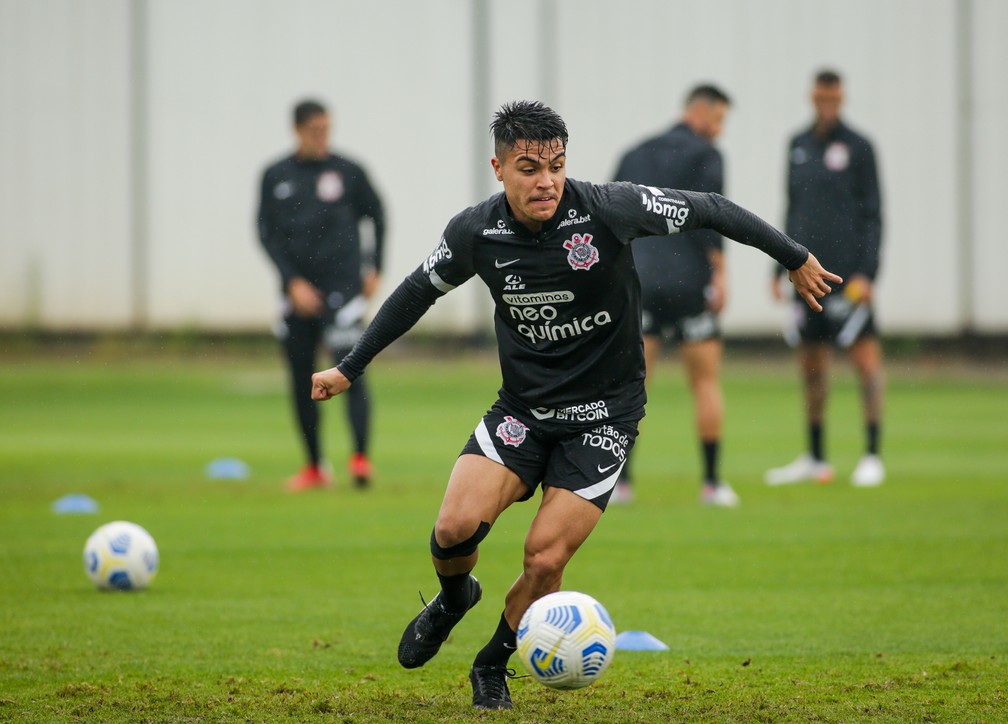 Roni em ação no treino do Corinthians nesta terça-feira — Foto: Rodrigo Coca / Ag.Corinthians