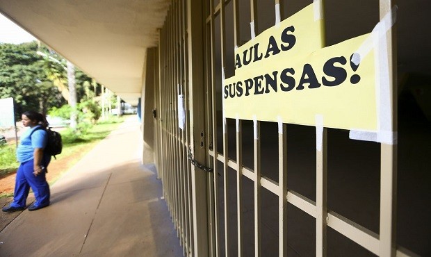 Escola fechada (Foto: Marcelo Camargo/Agência Brasil)