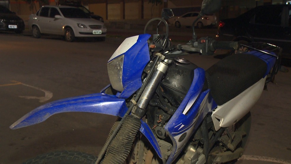 Moto é roubada em Cariacica e anunciada na internet, no ES  — Foto: Manoel Neto/ TV Gazeta