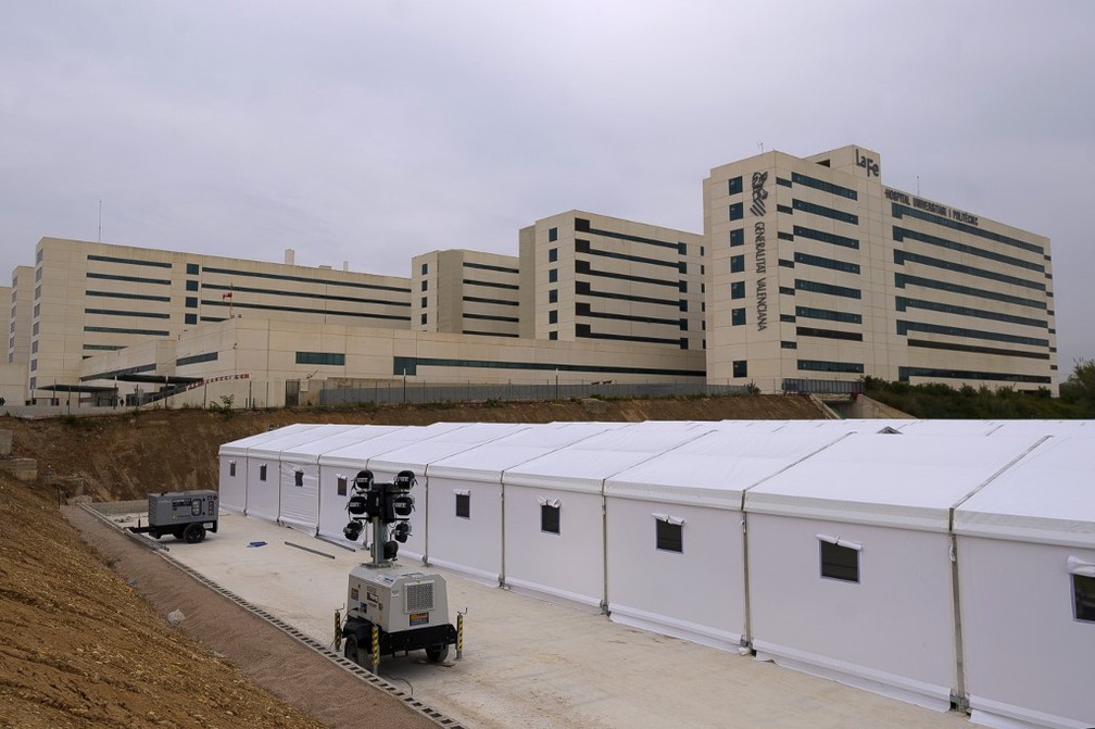 Hospital de campanha construído em Madri, em 5 de abril de 2020 — Foto: Jose Jordan / AFP