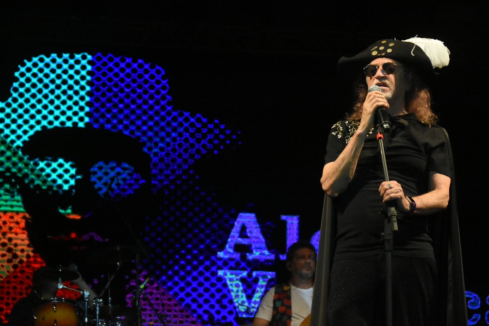 Alceu ValenÃ§a foi principal atraÃ§Ã£o do carnaval de Natal na sexta (21) â€” Foto: Joana Lima/Prefeitura de Natal