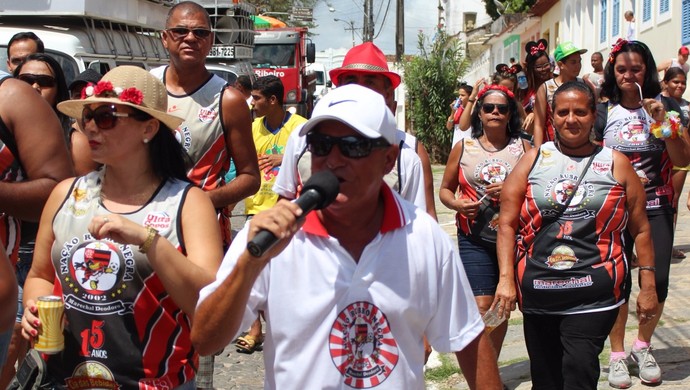 Com locutor vascaíno, bloco do Fla fecha o Carnaval no interior de AL