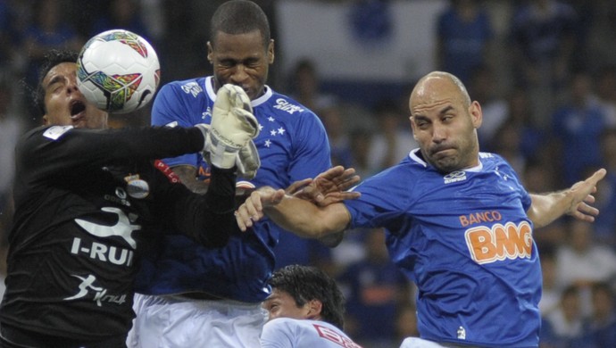 Sem dois titulares, Cruzeiro deve ter base dos EUA na volta do Brasileirão