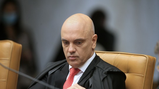 Moraes dá 24 horas para PGR se manifestar sobre posse de deputados que participaram de atos golpistas