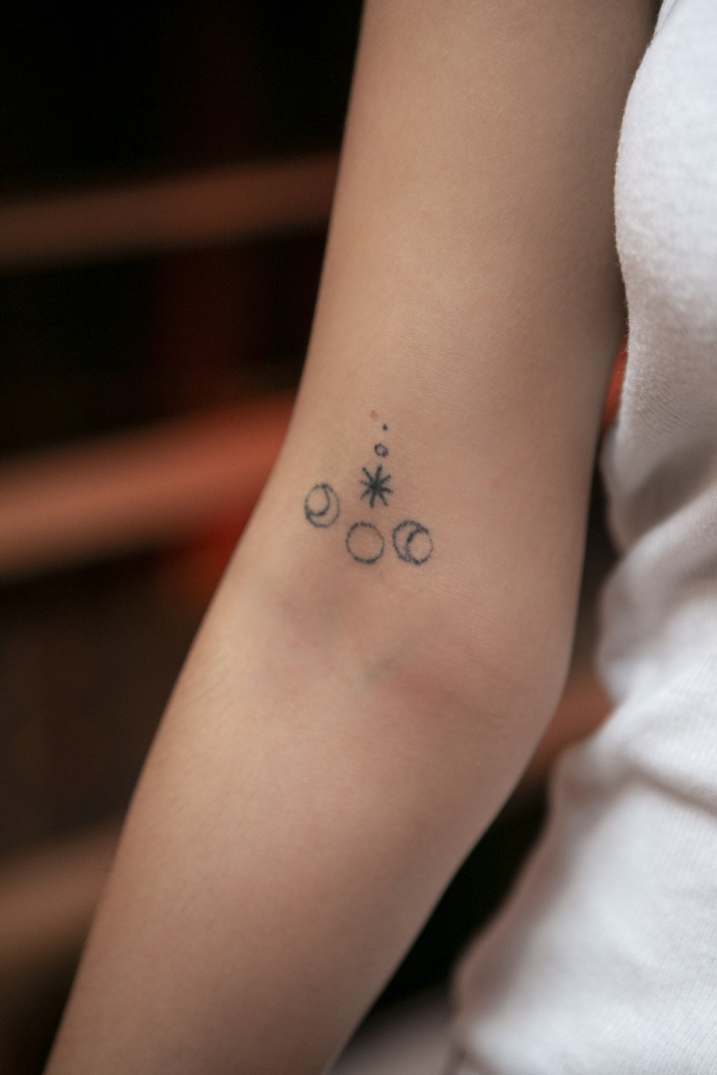 Atriz da nivela orfaos com tatuagem no braço Julia Dalavia Revela Parte De Suas Tatuagens E Explica Os Significados Famosos Gshow