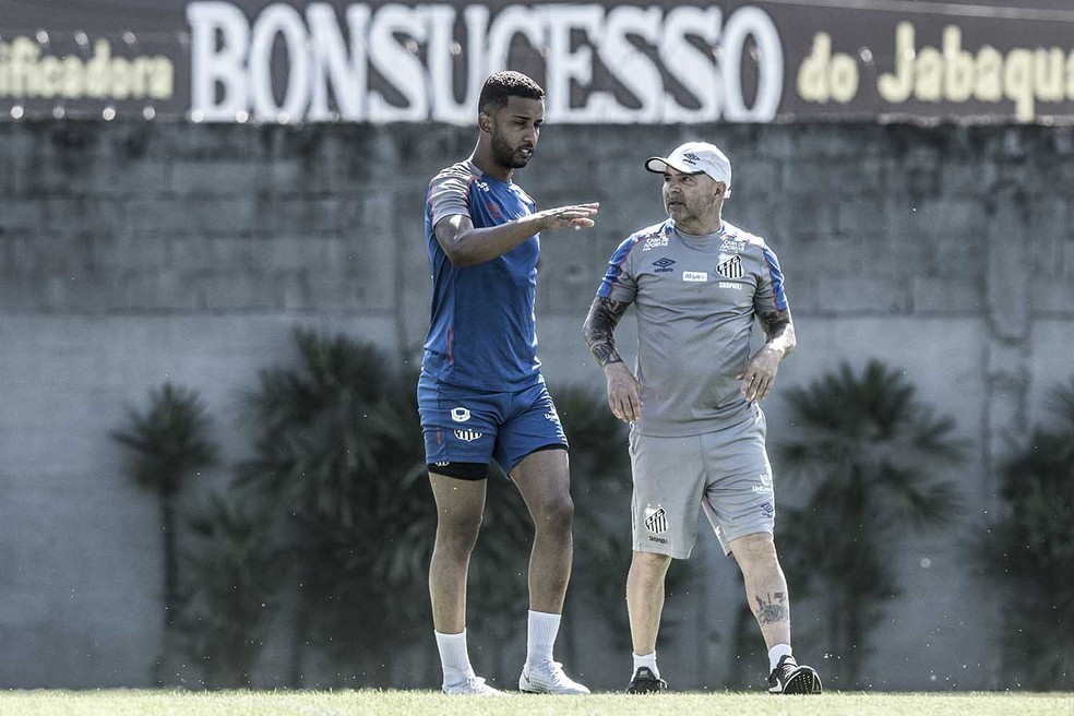 Jorge e Sampaoli no treino do Santos — Foto: Ivan Storti/Santos FC