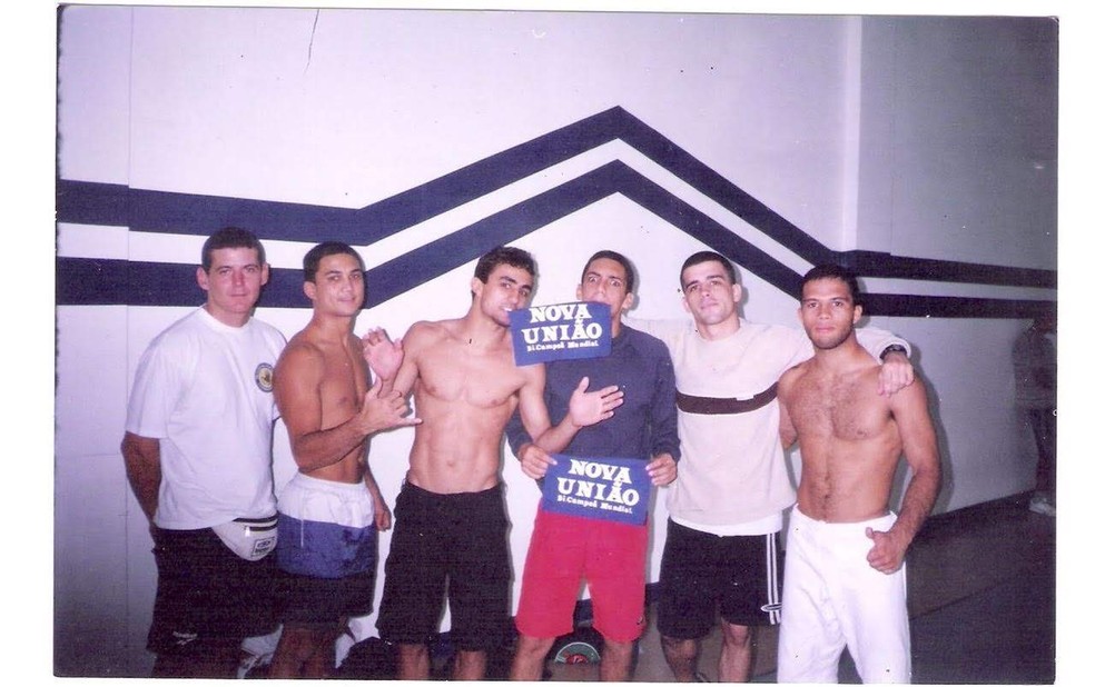 BJ Penn com parceiros de equipe da Nova União nos tempos de jíu-jitsu — Foto: Arquivo pessoal