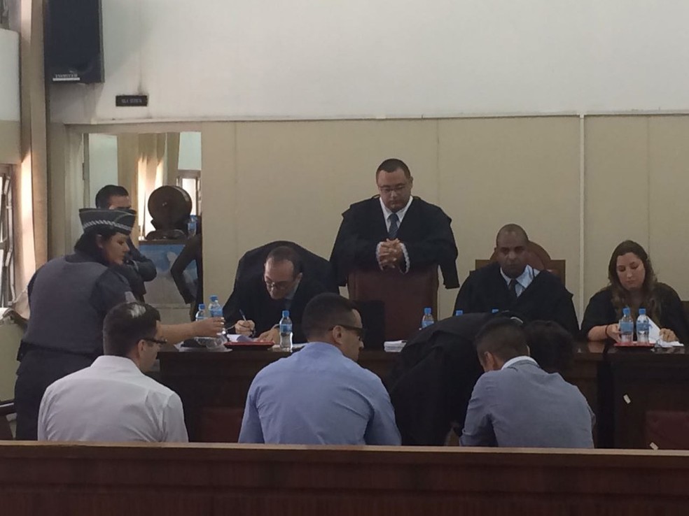 Plenário no Fórum de Osasco recebe júri de PMs e GCM acusados de promover chacina  (Foto: Kleber Tomaz/G1)