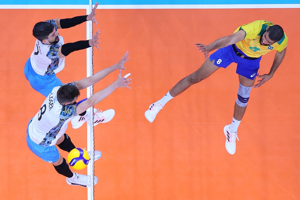 Brasil x Argentina disputa do bronze no vôlei masculino — Foto: Toru Hanai/Getty Images