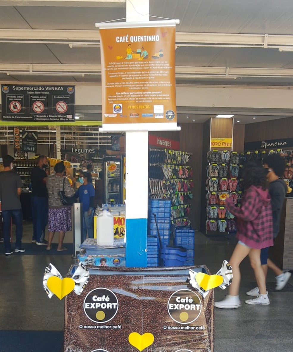 Sete supermercados do DF recebem doação de agasalhos — Foto: Café Export / Divulgação