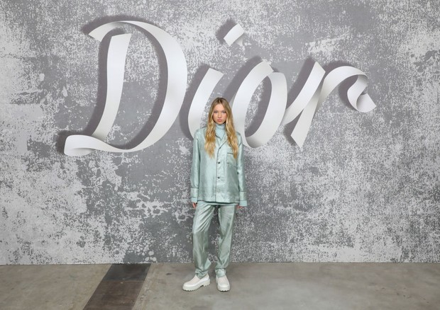 LONDON, ENGLAND - DECEMBER 09:  Lila Moss attends the Dior Men's Fall 2022 show at Olympia Grand on December 9, 2021 in London, England. (Photo by David M. Benett/Dave Benett/Getty Images for Dior) (Foto: Dave Benett/Getty Images for Dio)
