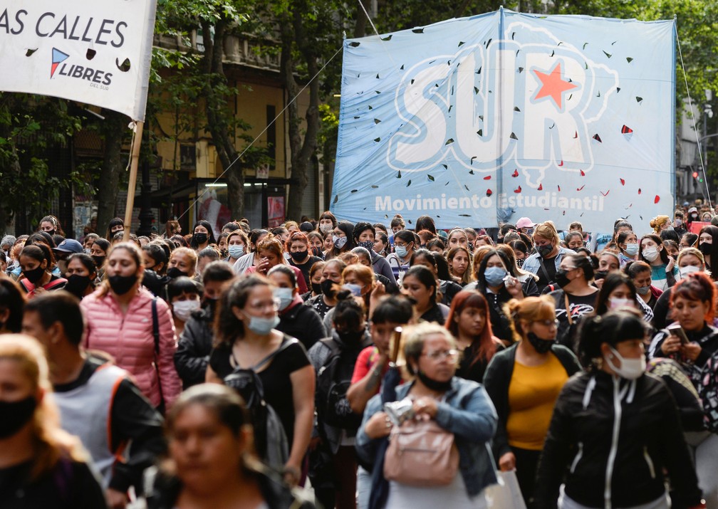 Dia Internacional de Eliminação da Violência Contra a Mulher: protestos em Buenos Aires, Argentina, nesta quinta (25) — Foto: Mariana Nedelcu/Reuters
