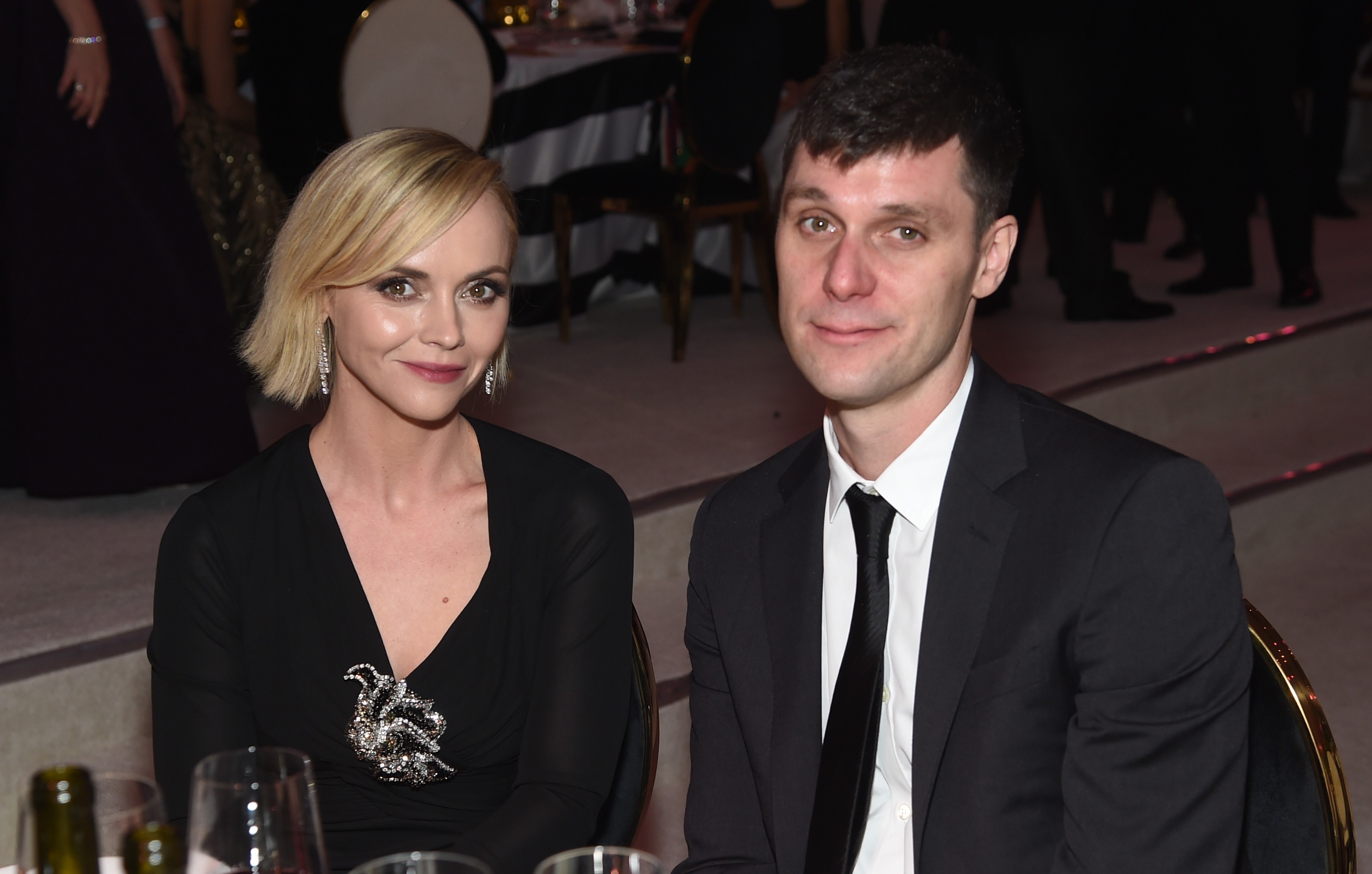 WEST HOLLYWOOD, CA - FEBRUARY 24: (L-R) Christina Ricci and James Heerdegen attend the 27th annual Elton John AIDS Foundation Academy Awards Viewing Party sponsored by IMDb and Neuro Drinks celebrating EJAF and the 91st Academy Awards on February 24, 2019 (Foto: Getty Images for EJAF)