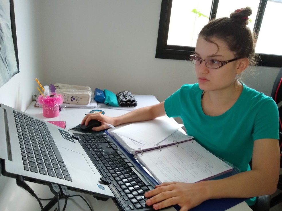 Jovem ficou conhecida por fazer homeschooling e ser proibida pela Justiça de cursar faculdade — Foto: Arquivo pessoal