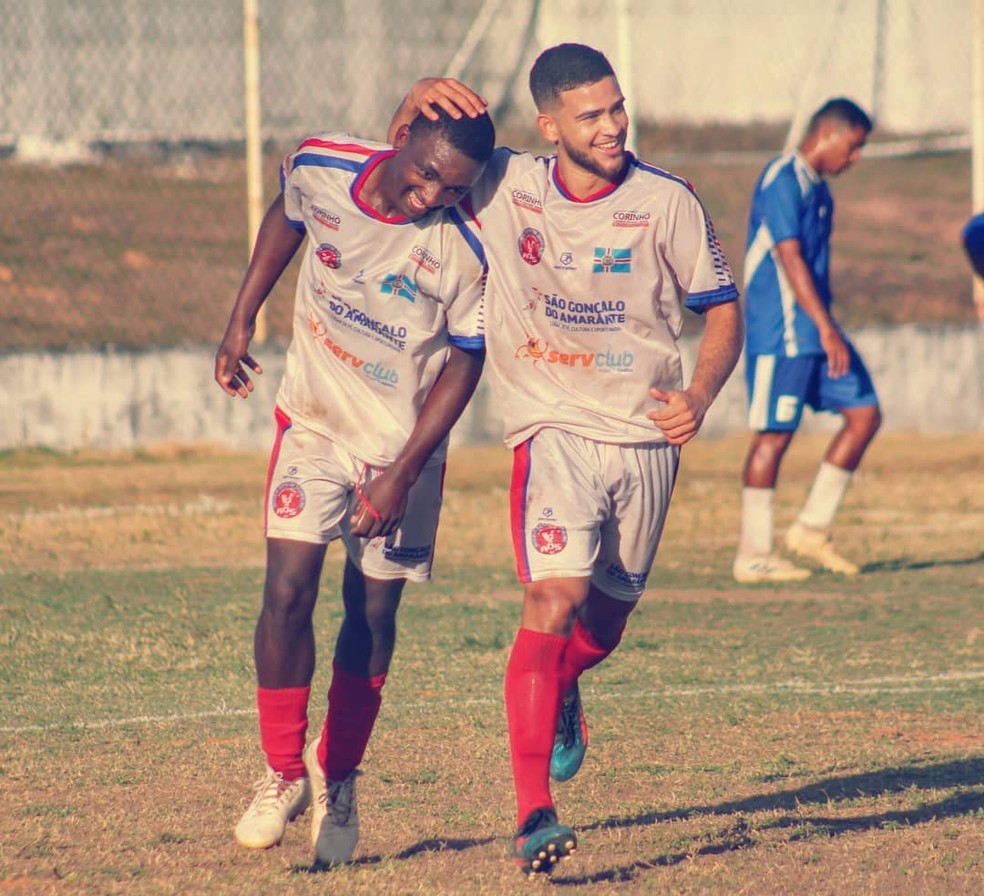 Jogadores de São Gonçalo do Amarante comemoram gol em vitória sobre Goianinha — Foto: Rayane Rocha/RN Esporte Clube