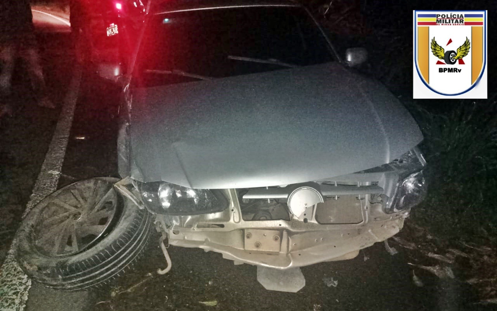 Motorista é preso por embriaguez em acidente com três caminhonetes na MGC-146, em Andradas, MG