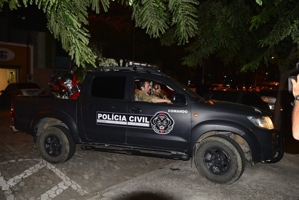 Moto apreendida pela Polícia Civil na DHPP teria sido usada pelo assassino da médica (Foto:  Guilherme Ferrari/ A Gazeta)