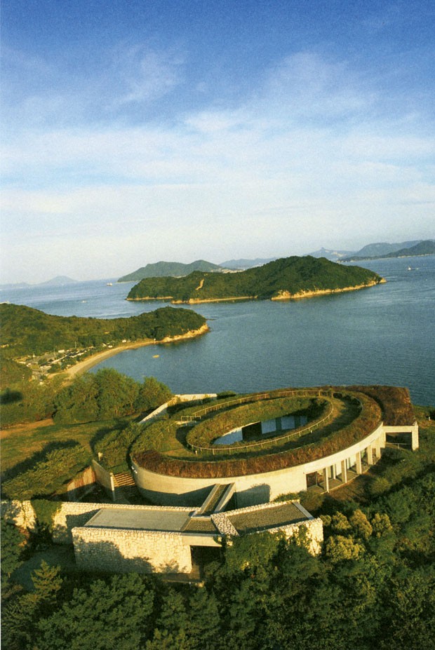 Benesse House Oval, projetado por Tadao Ando na ilha de Naoshima, no Japão (Foto: divulgação)