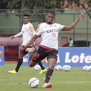 Técnico da base prevê retorno rápido no Fla com reforma do Ninho do Urubu