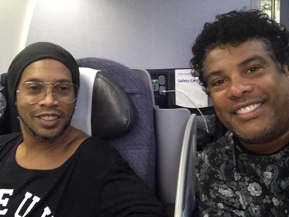 Ronaldinho Gaúcho e o irmão, Assis — Foto: Reprodução / Instagram