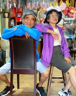 Chang Wan-ji e Hsu Sho-er, donos de uma lavanderia em Taiwan e estrelas do Instagram 