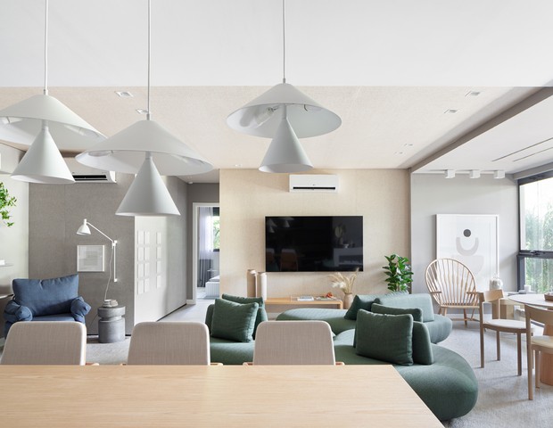 Apartamento de 104 m² tem décor minimalista com tons pastel (Foto: Fellipe Lima )