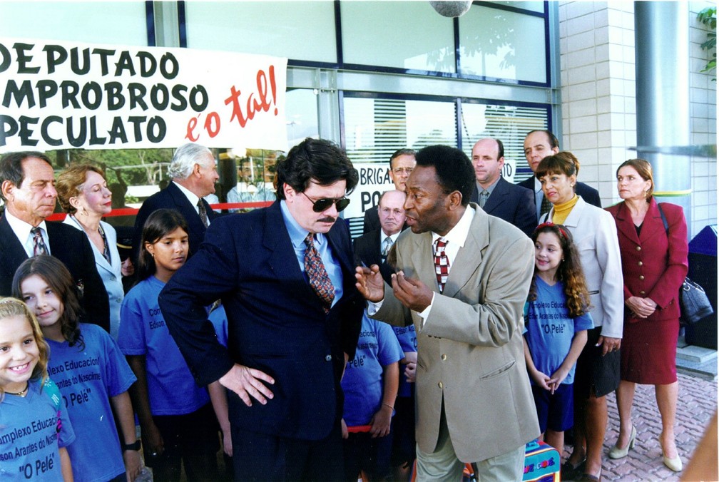 Pelé durante gravações do programa 'Casseta & Planeta, Urgente!' — Foto: Acervo Grupo Globo