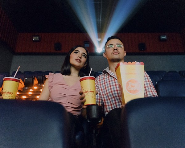 Assistir filmes românticos é um ótimo programa para passar a noite do Dia dos Namorados (Foto: Divulgação/Unsplash (Felipe Bustillo))