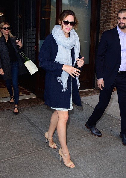 Jennifer Garner erra o tamanho do sapato em passeio por Nova York (Foto: Getty Images)