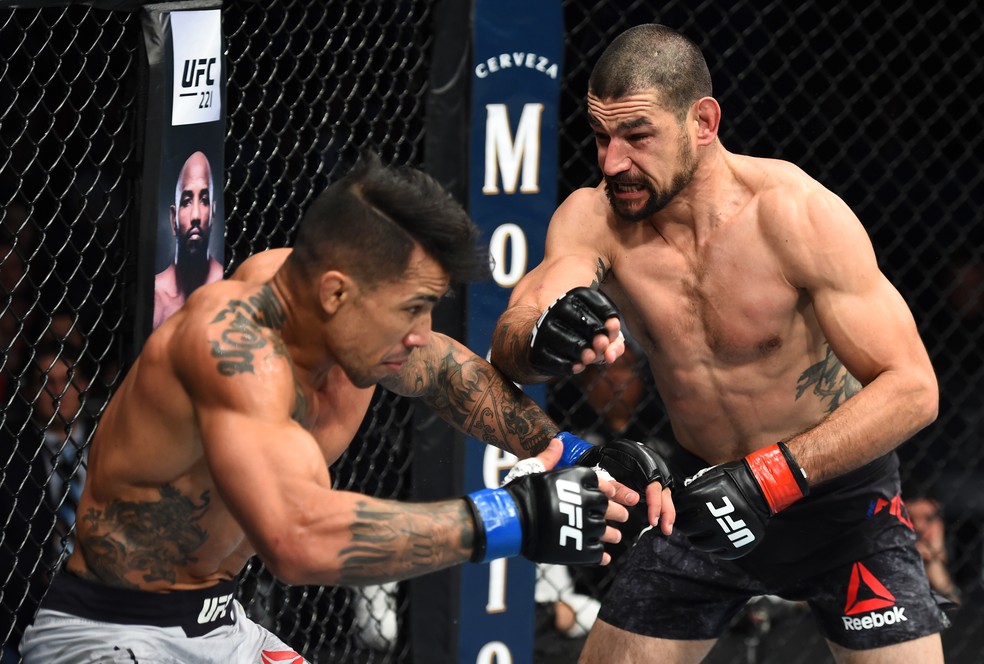 Netto BJJ foi derrotado na decisão unânime diante do americano Vinc Pichel (Foto: Getty Images)