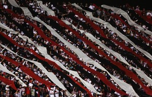 Jogadores do São Paulo esperam paz com a torcida na volta ao Morumbi