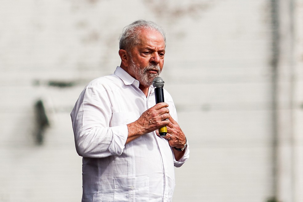 Lula confirma ida à posse de Alexandre de Moraes no TSE; Bolsonaro é esperado