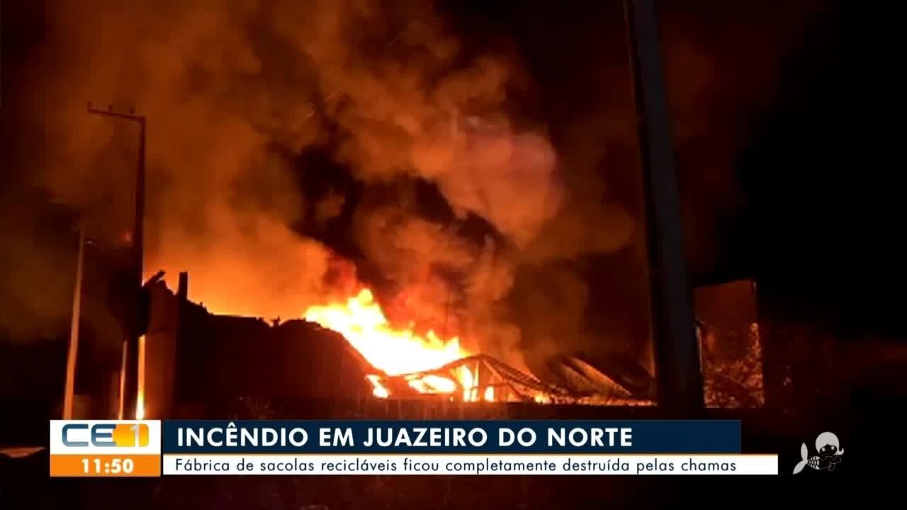 Incêndio destrói fábrica de sacolas em Juazeiro do Norte